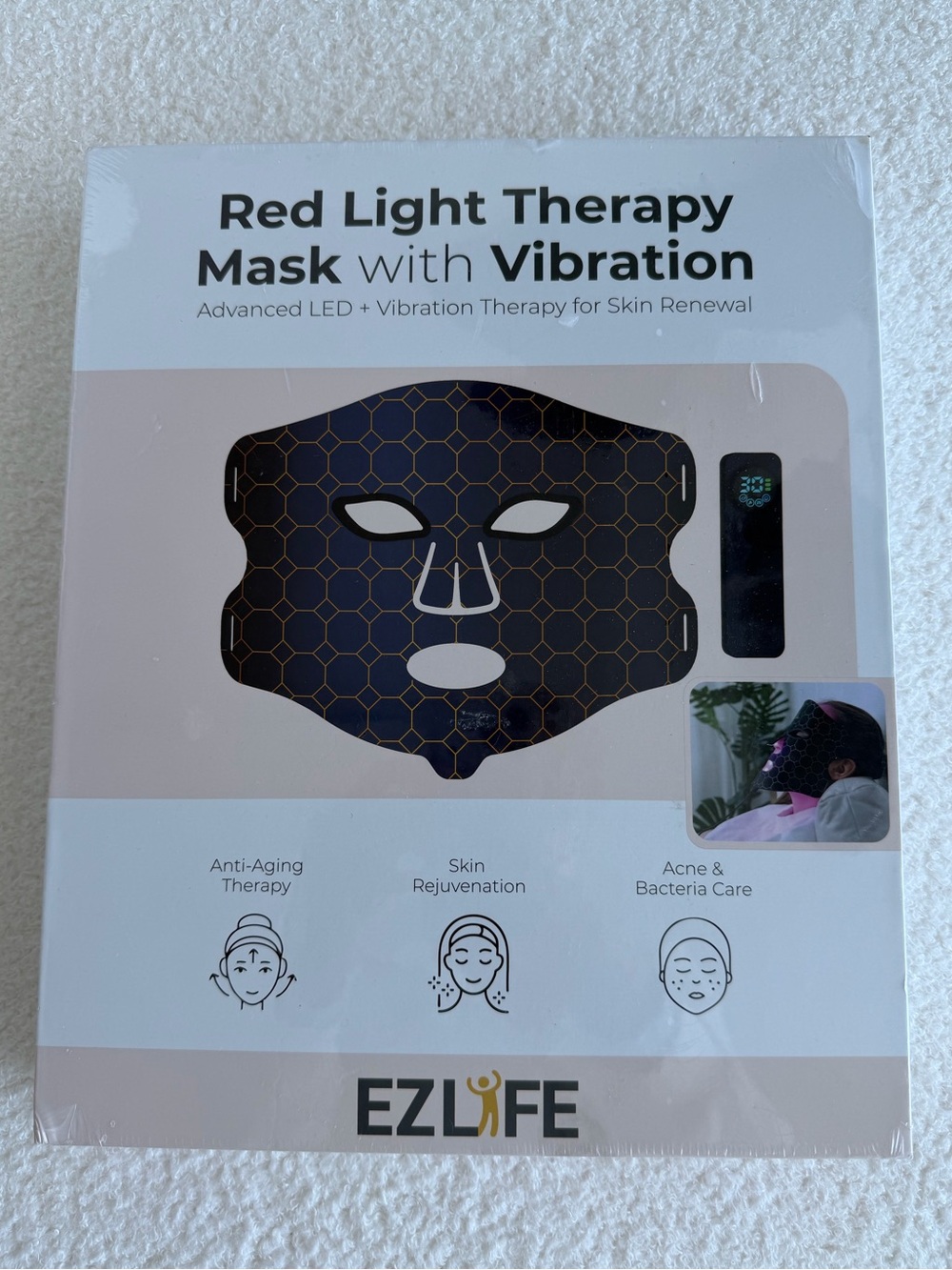 EZLIFE Red Light Therapy Mask with Vibration - Black NWT